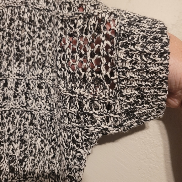 Merona Crotchet Short Sleeve Top - Picture 5 of 9